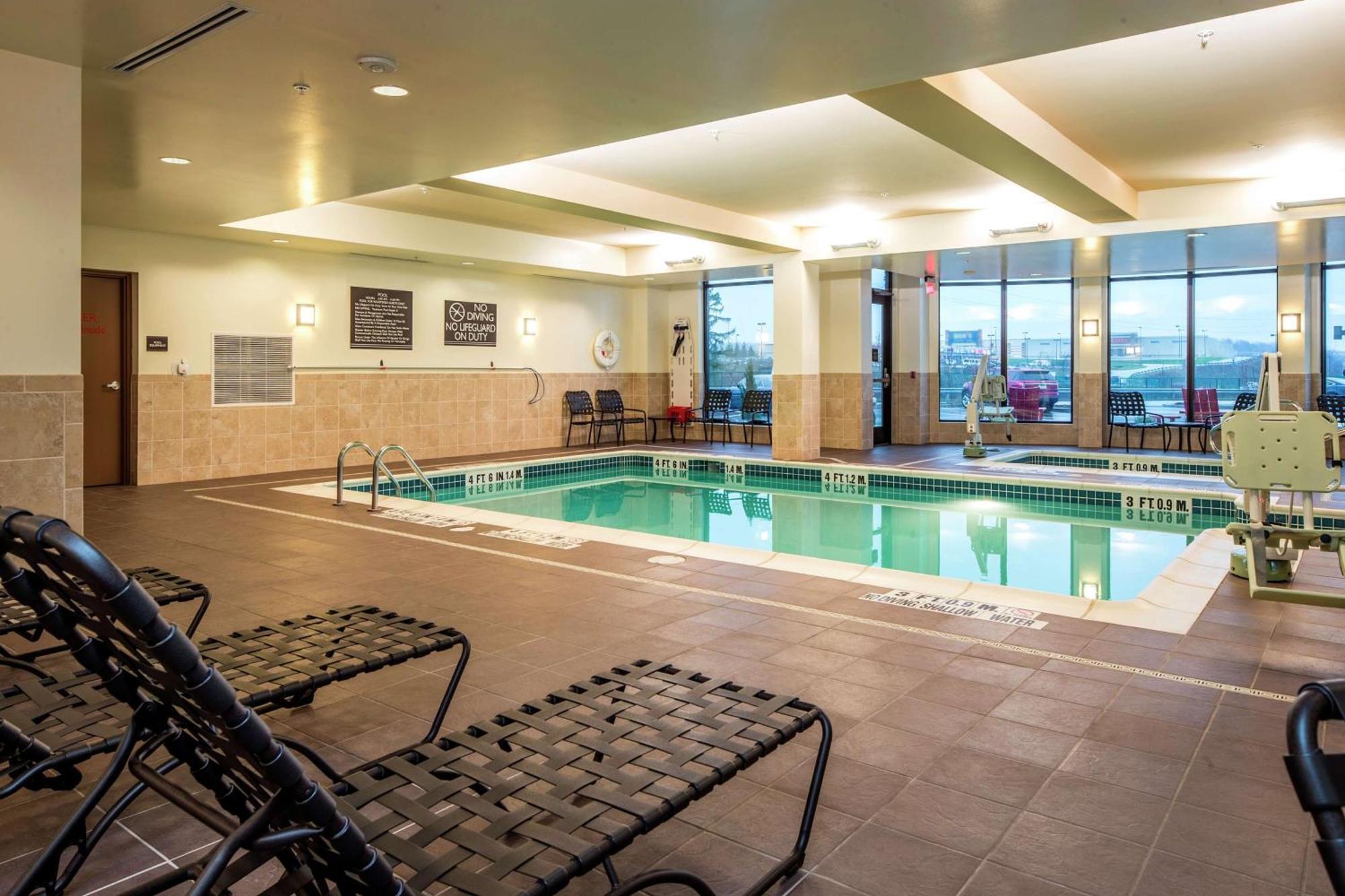 Hilton Garden Inn Uniontown Exterior foto